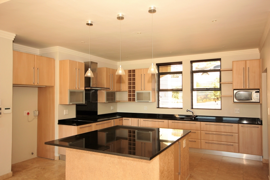 4 Bedroom Property for Sale in Stonehurst Mountain Estate Western Cape